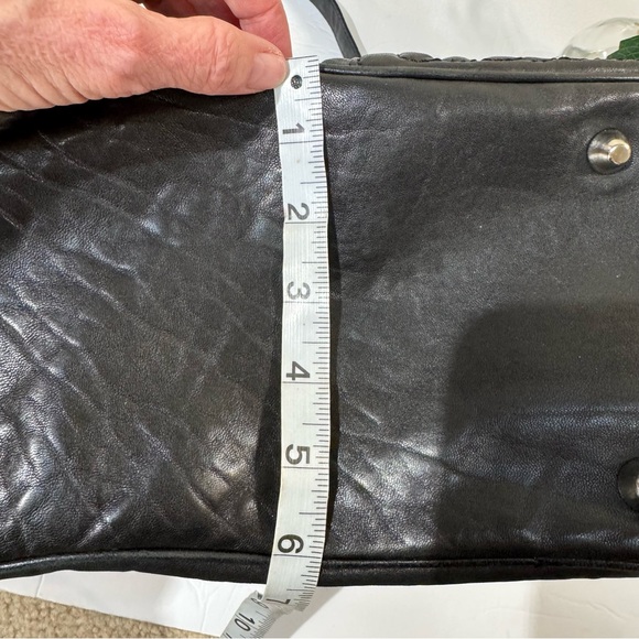 Cynthia Rowley Large Black Leather Slouchy Shoulder Bag with Quilted Zip Detail - Picture 12 of 14